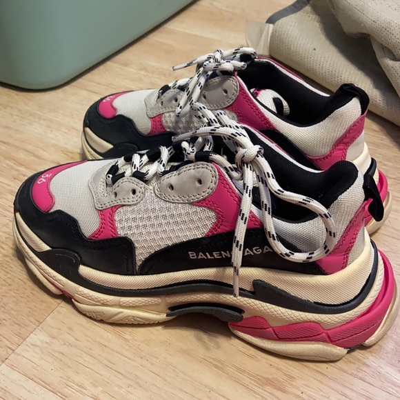 Balenciaga triple s sneakers - Picture 2 of 5